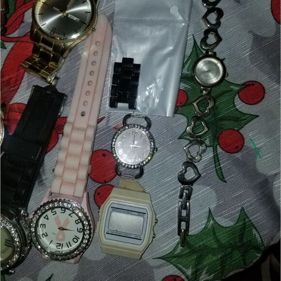 Surprise Watch bundle - Picture 3 of 10